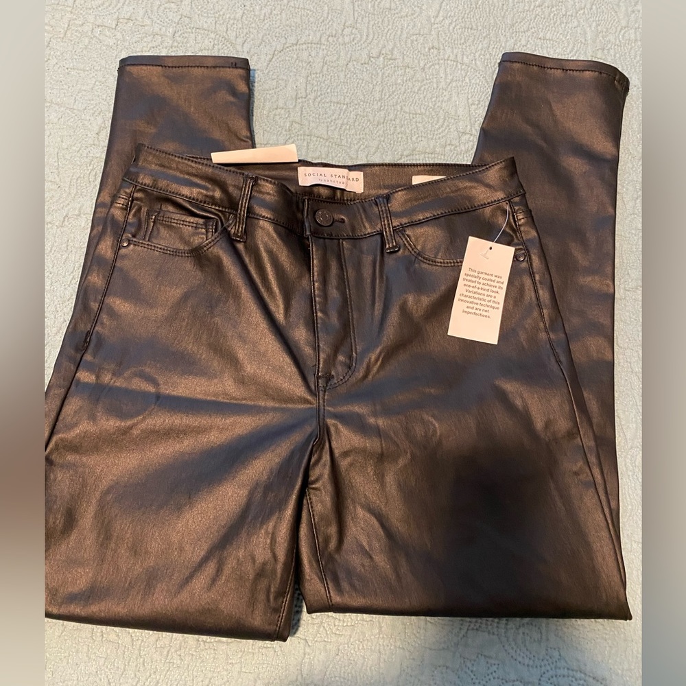 Mid Rise Ankle Skinny Black Pants| Social Standard